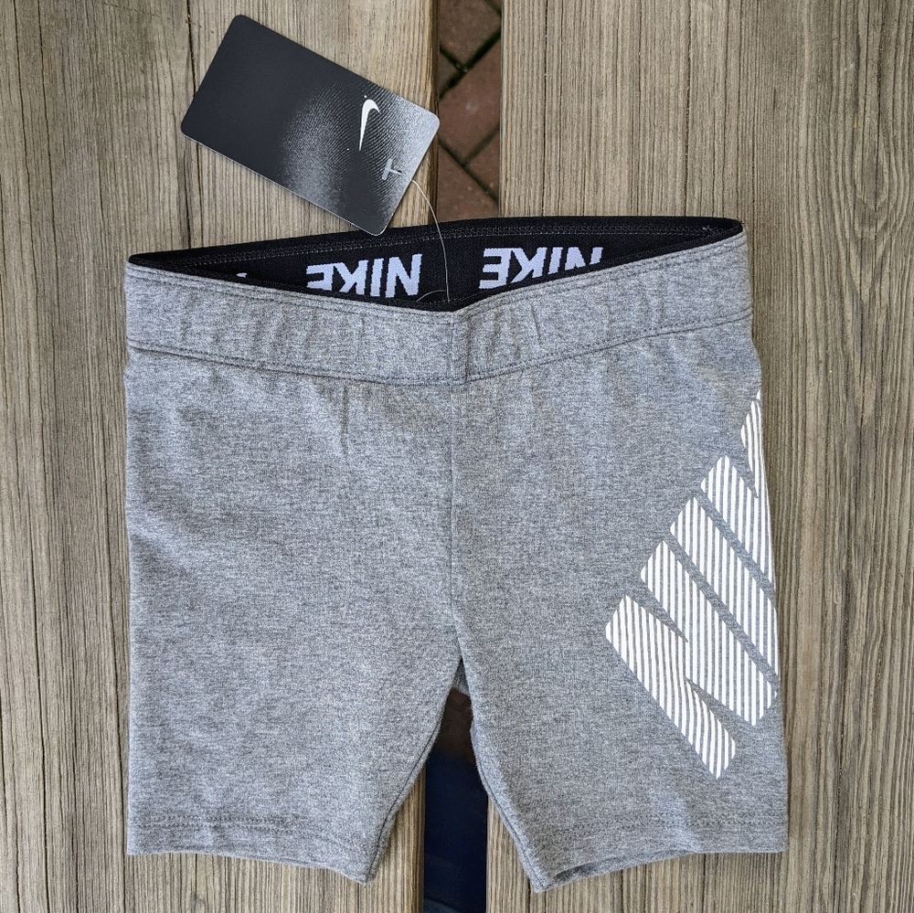 NIKE Girl Grey Bike Shorts | 5 YRS NWT
